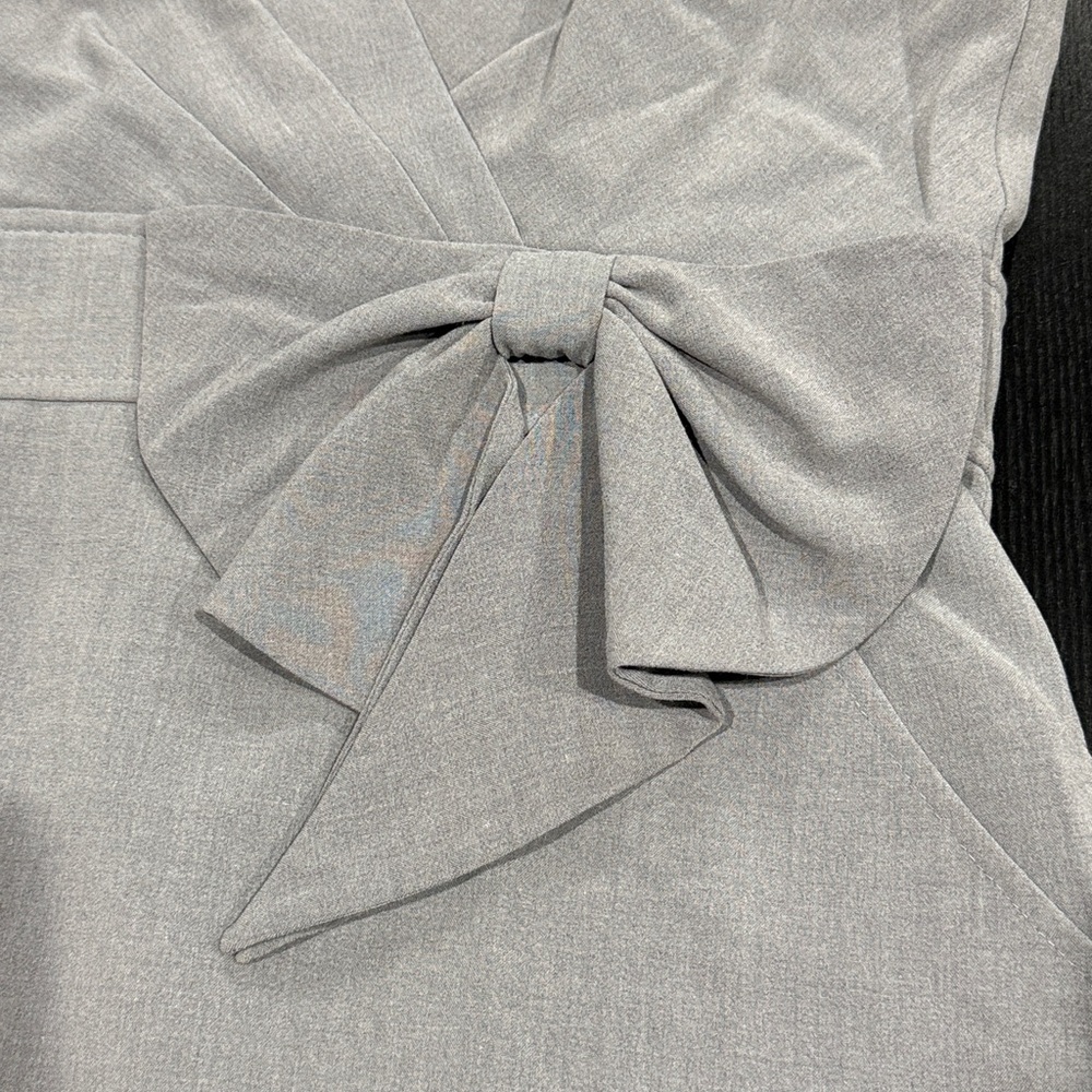 Sandra Darren Gray Cap-Sleeve Bow Front Dress – Size 12 - Picture 8 of 12